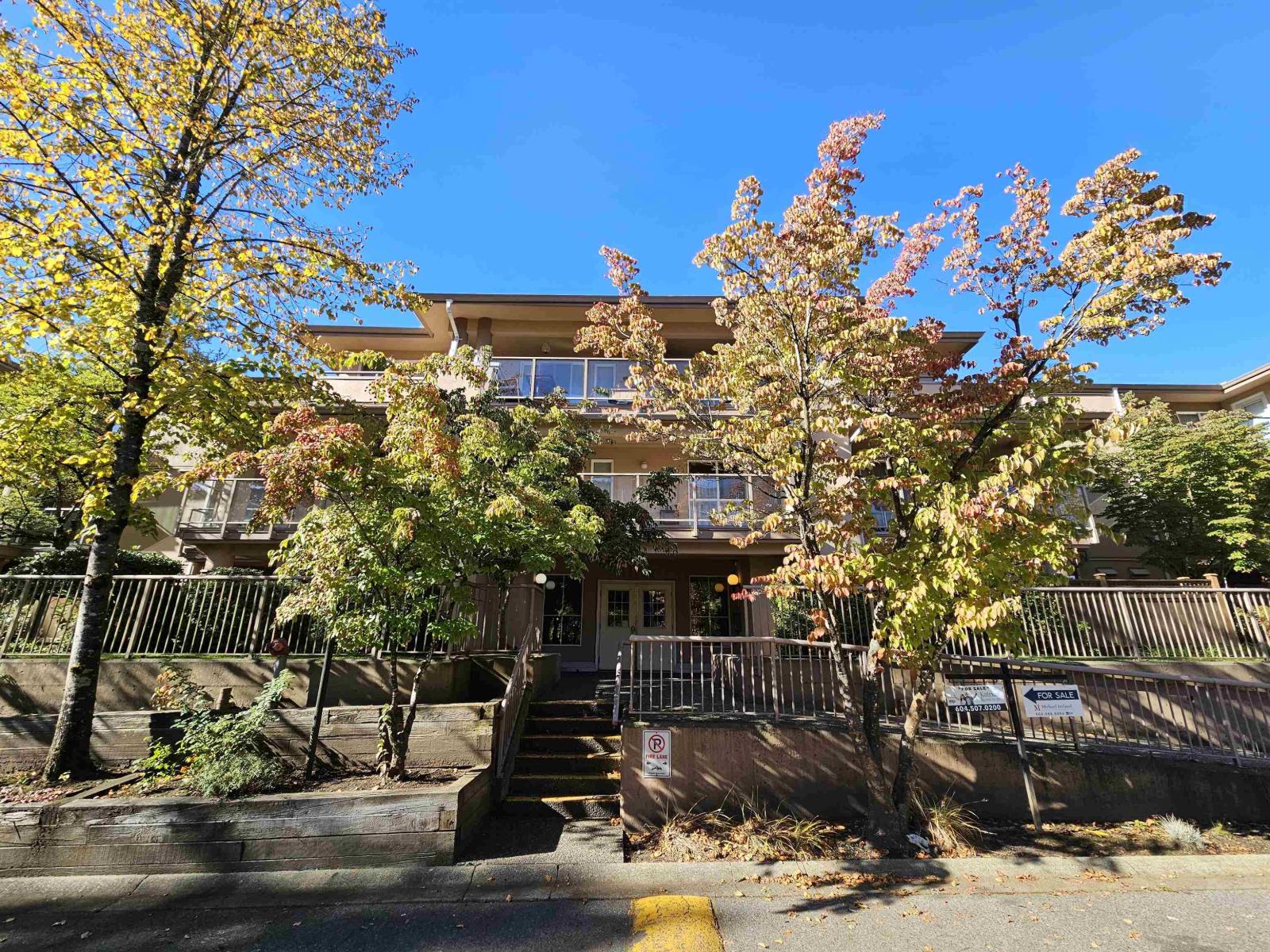 302 14980 101A AVENUE, Surrey, British Columbia
