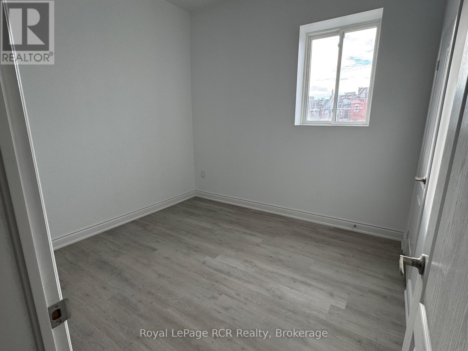 1 - 828 3rd Avenue E, Owen Sound, Ontario  N4K 2K5 - Photo 4 - X12466668