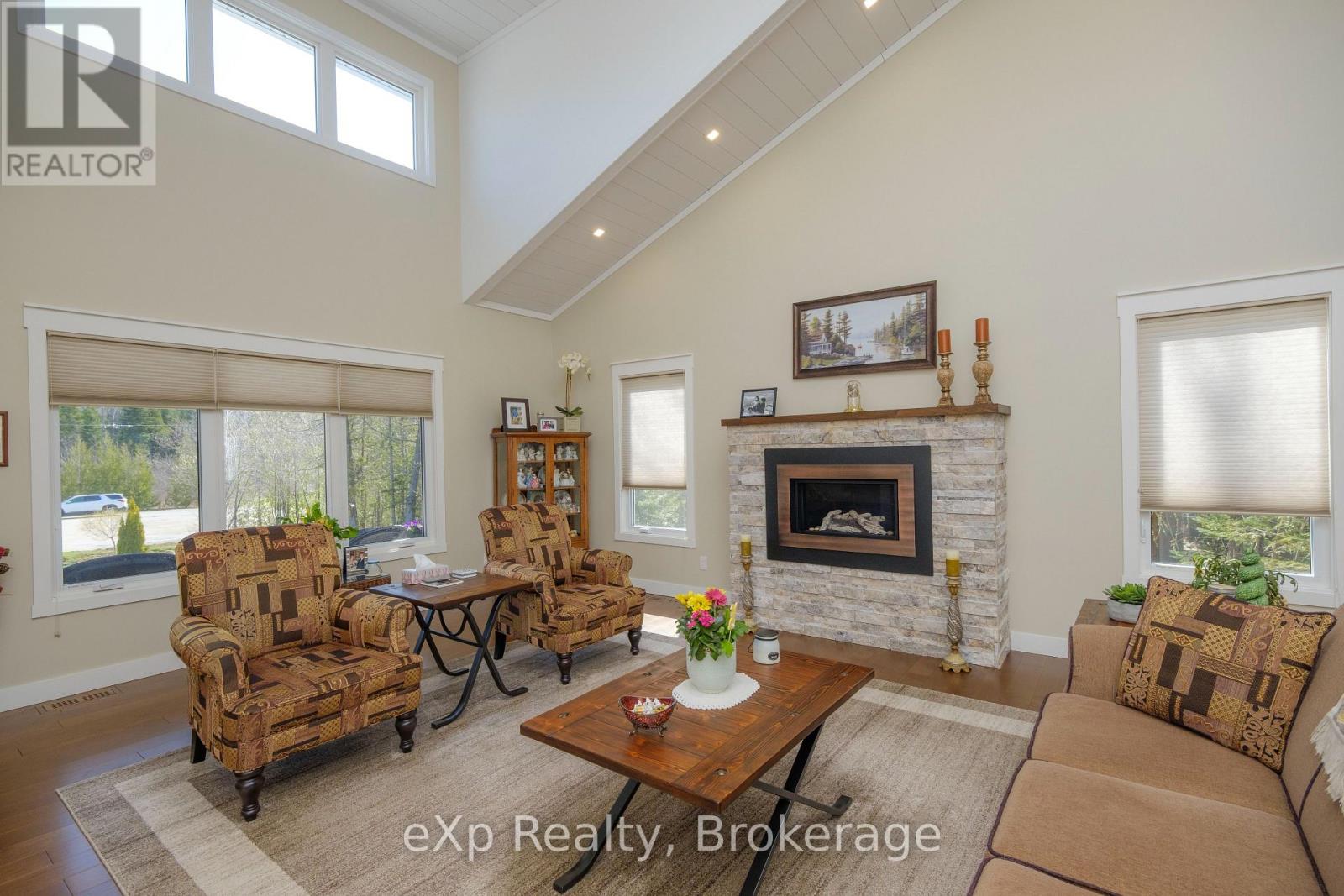94 Birch Street, South Bruce Peninsula, Ontario  N0H 2G0 - Photo 10 - X12466684