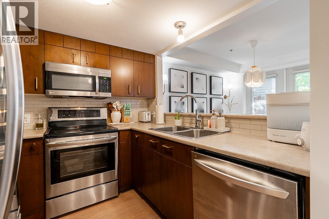 3 7428 Southwynde Avenue, Burnaby, British Columbia  V3N 0A1 - Photo 4 - R3057406