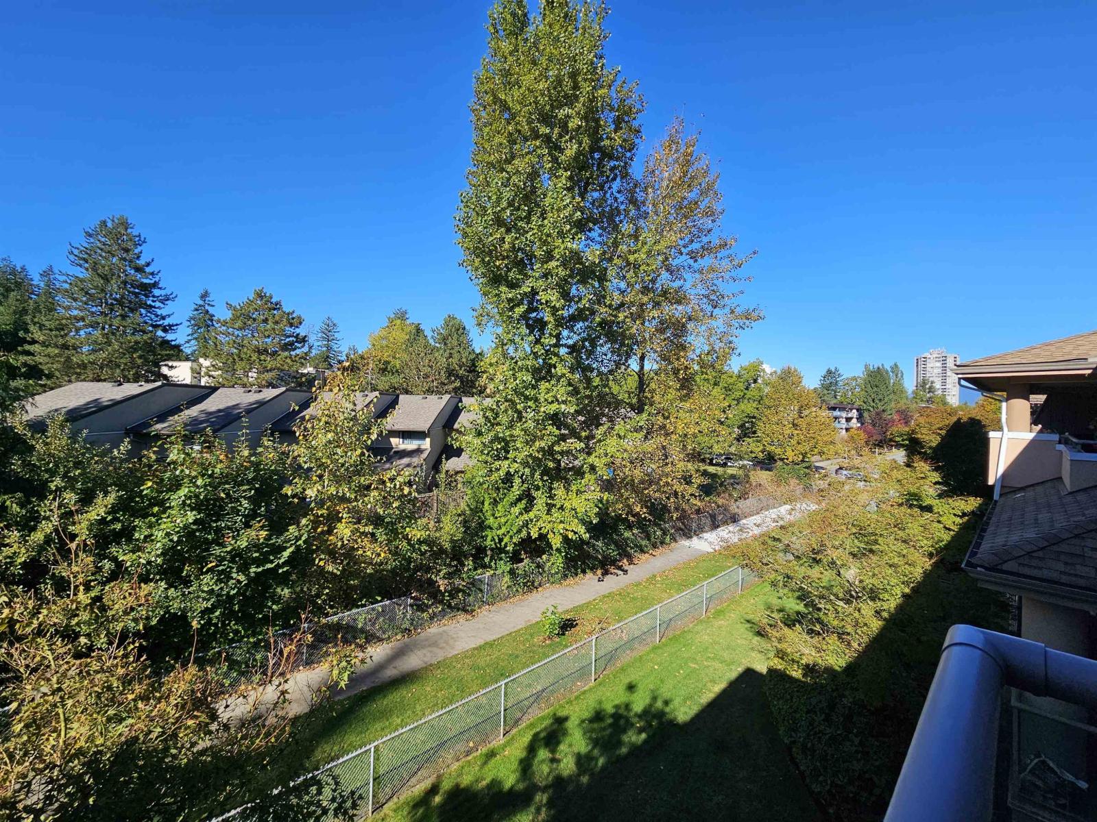302 14980 101a Avenue, Surrey, British Columbia  V3R 0T1 - Photo 4 - R3059162