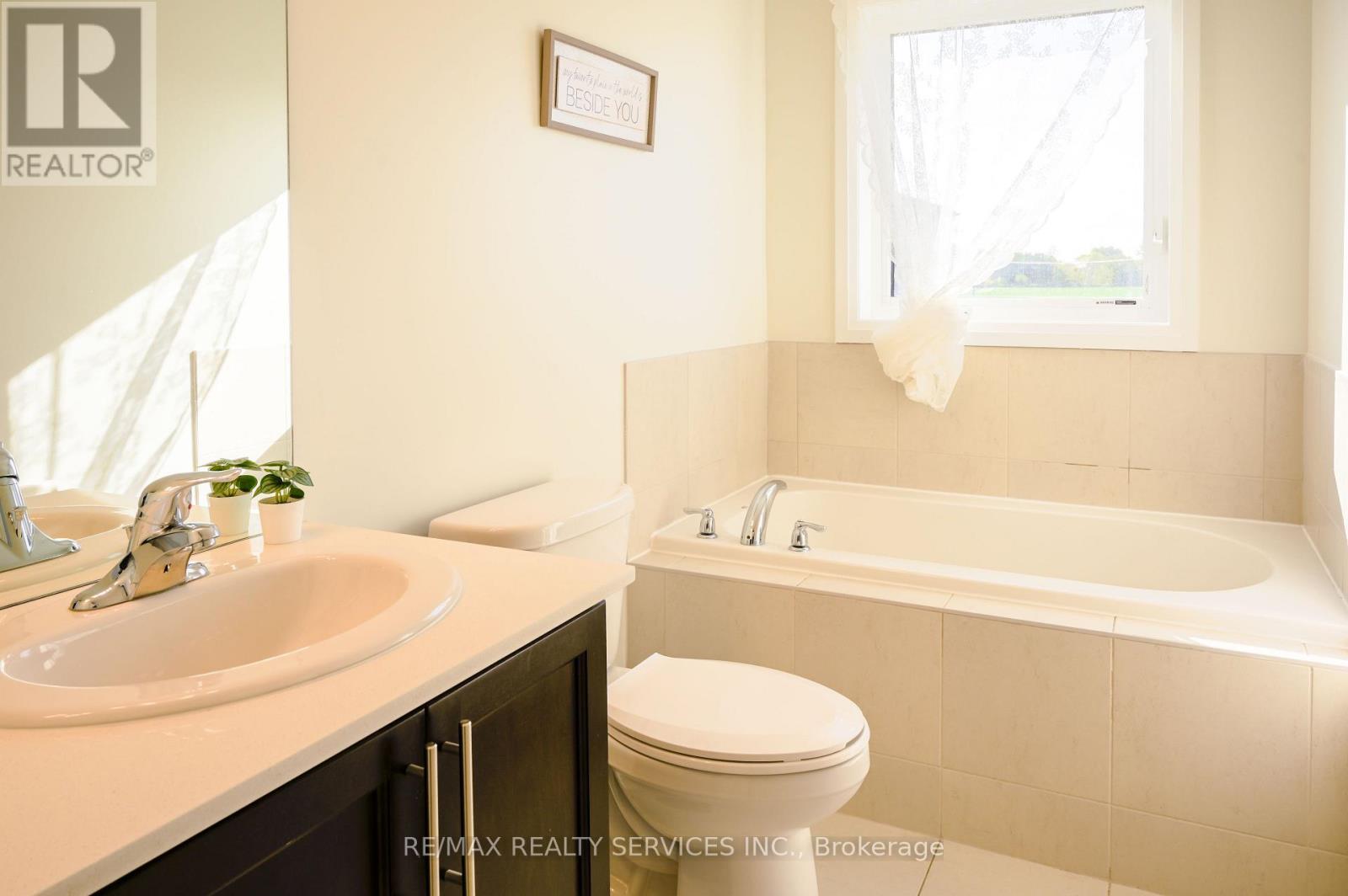 906 Sobeski Avenue, Woodstock, Ontario  N4T 0N7 - Photo 26 - X12466514