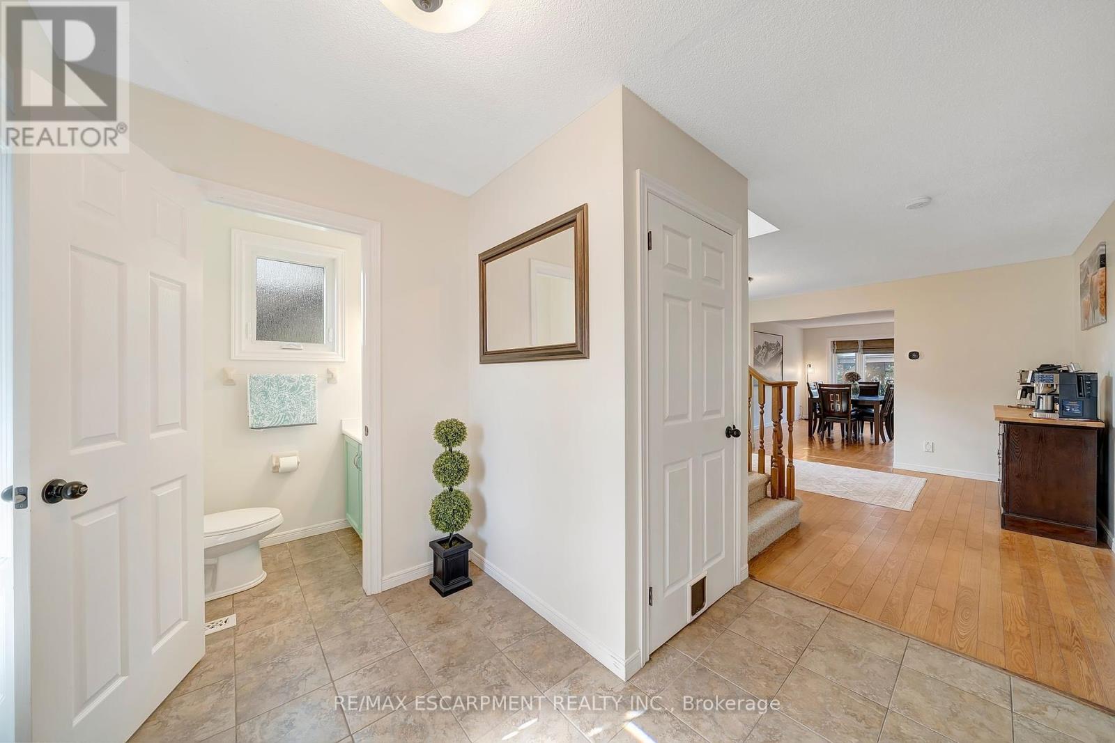 141 Templemead Drive, Hamilton, Ontario  L8W 3G4 - Photo 13 - X12466519