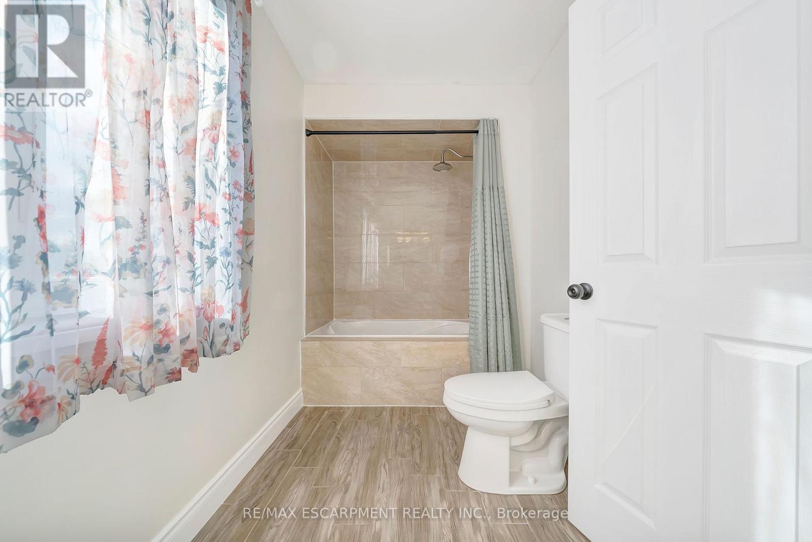 141 Templemead Drive, Hamilton, Ontario  L8W 3G4 - Photo 25 - X12466519