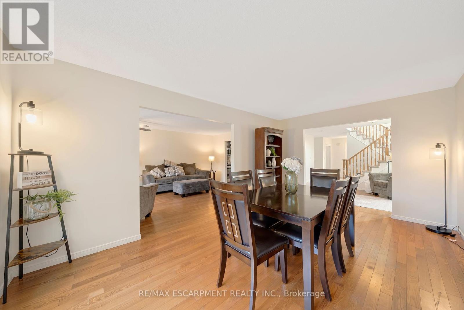 141 Templemead Drive, Hamilton, Ontario  L8W 3G4 - Photo 7 - X12466519