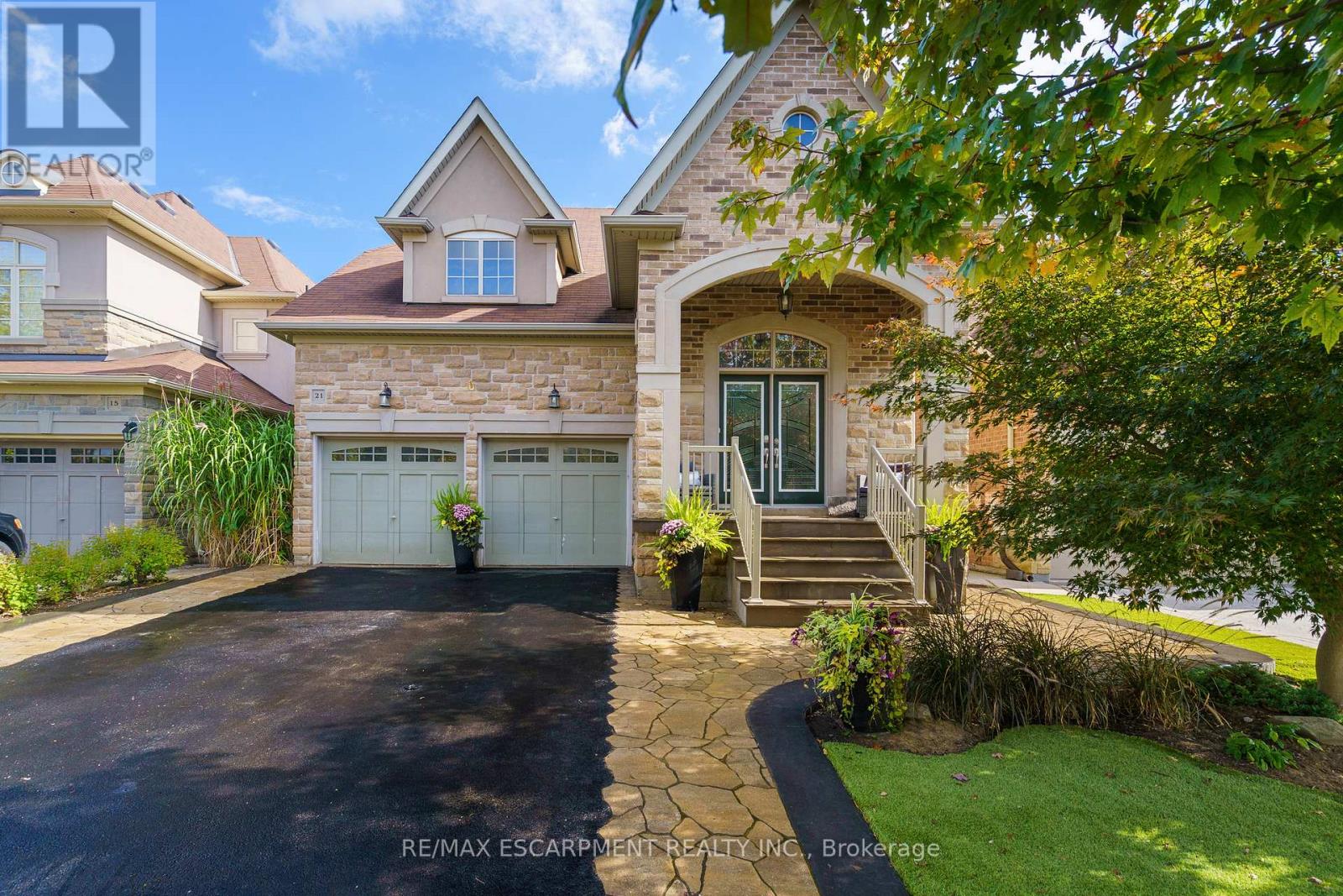 21 SHADE FOREST TRAIL, Hamilton, Ontario
