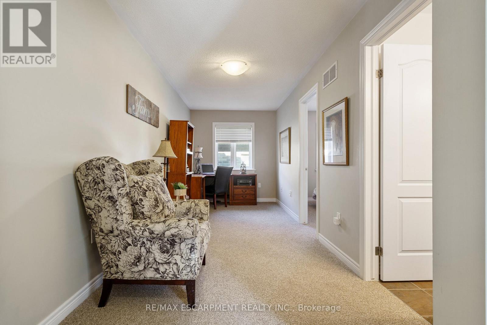 21 Shade Forest Trail, Hamilton, Ontario  L9B 0E5 - Photo 29 - X12466529