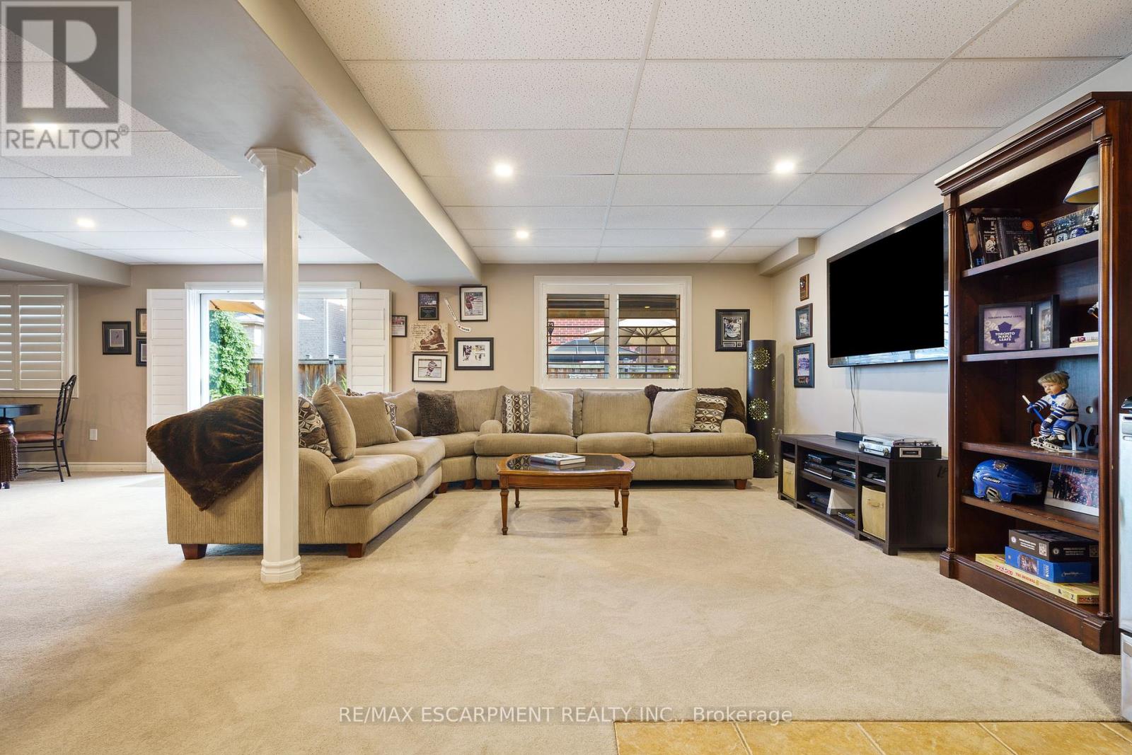 21 Shade Forest Trail, Hamilton, Ontario  L9B 0E5 - Photo 34 - X12466529