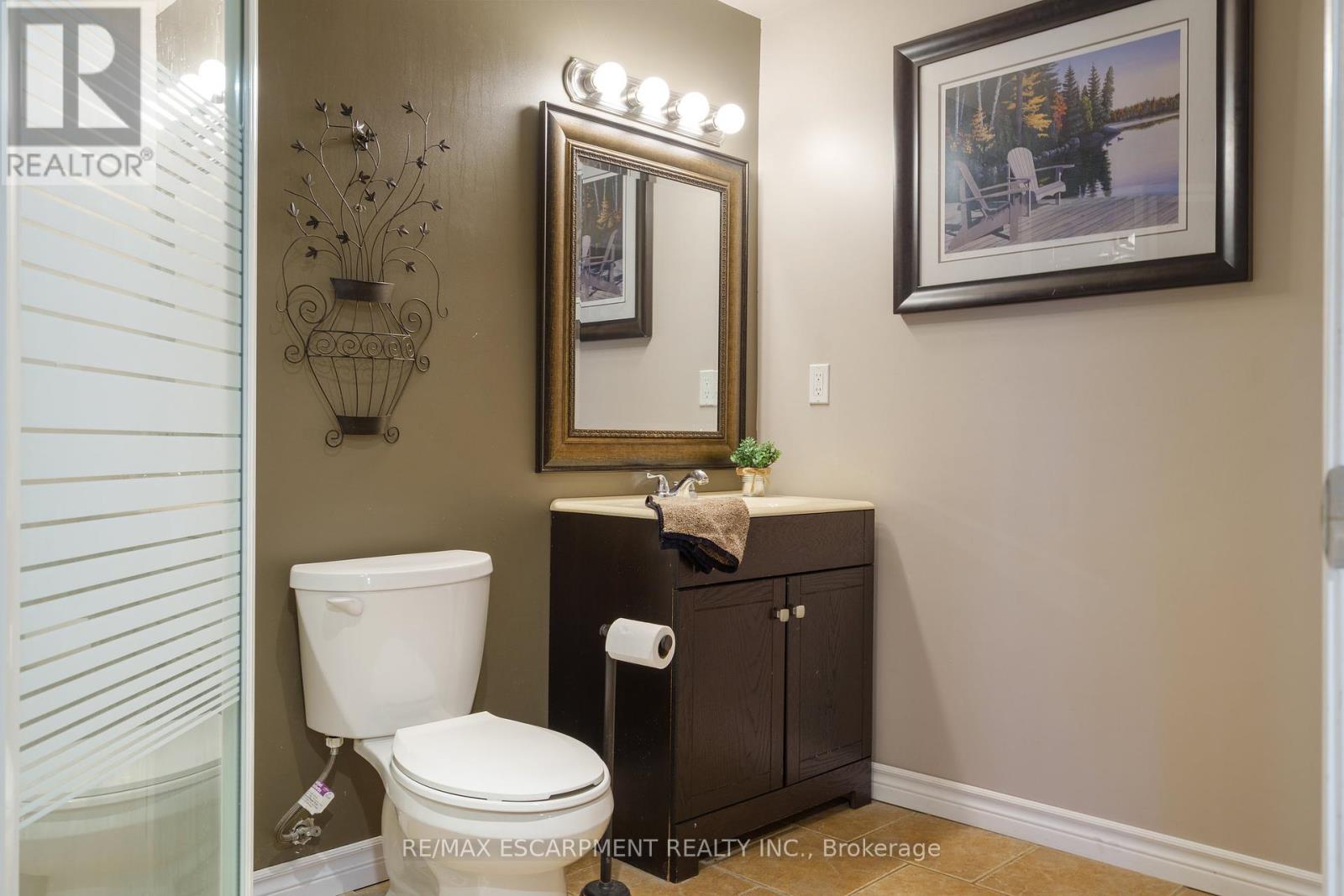 21 Shade Forest Trail, Hamilton, Ontario  L9B 0E5 - Photo 40 - X12466529