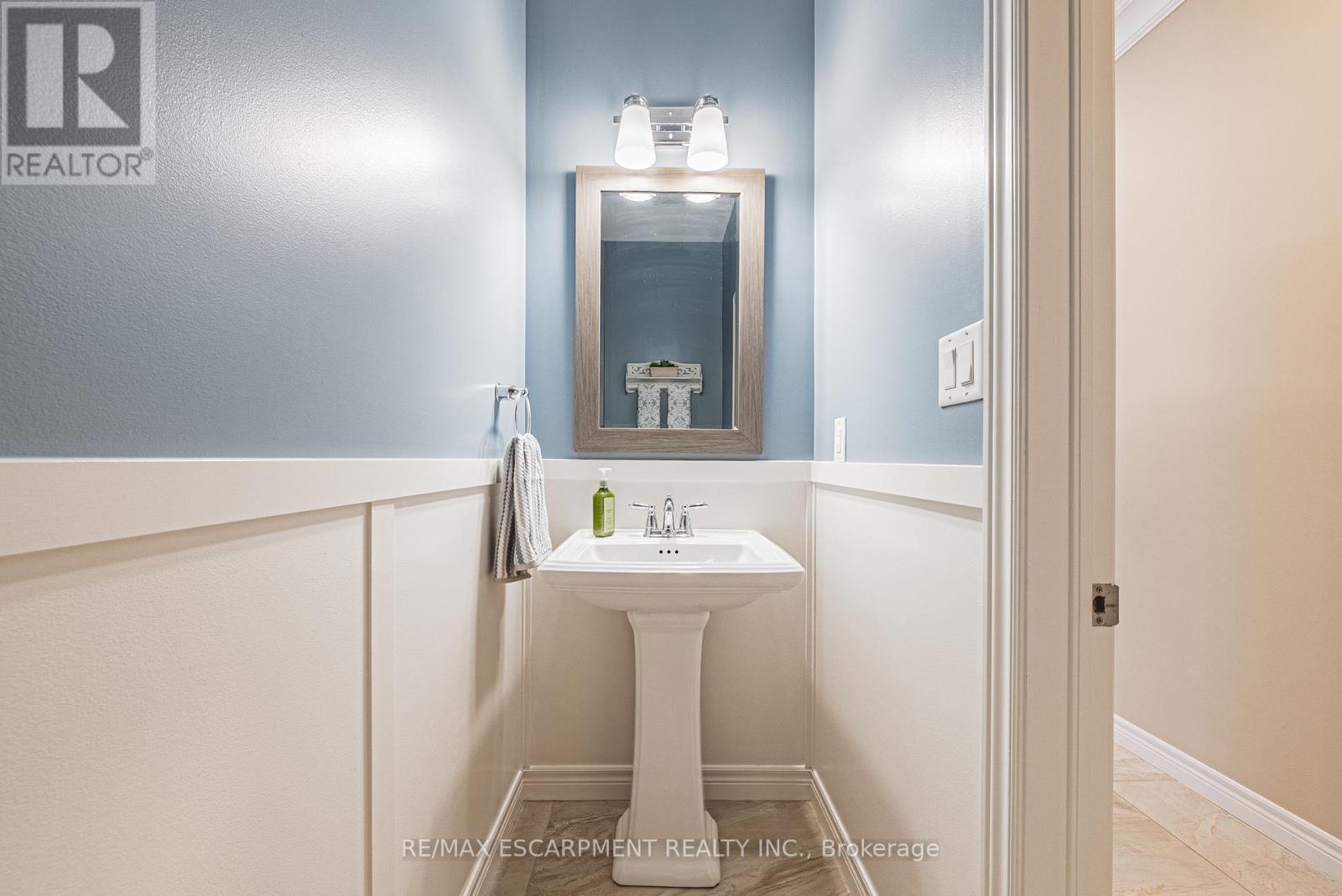 68 Kinsman Drive, Hamilton, Ontario  L0R 1C0 - Photo 19 - X12466535