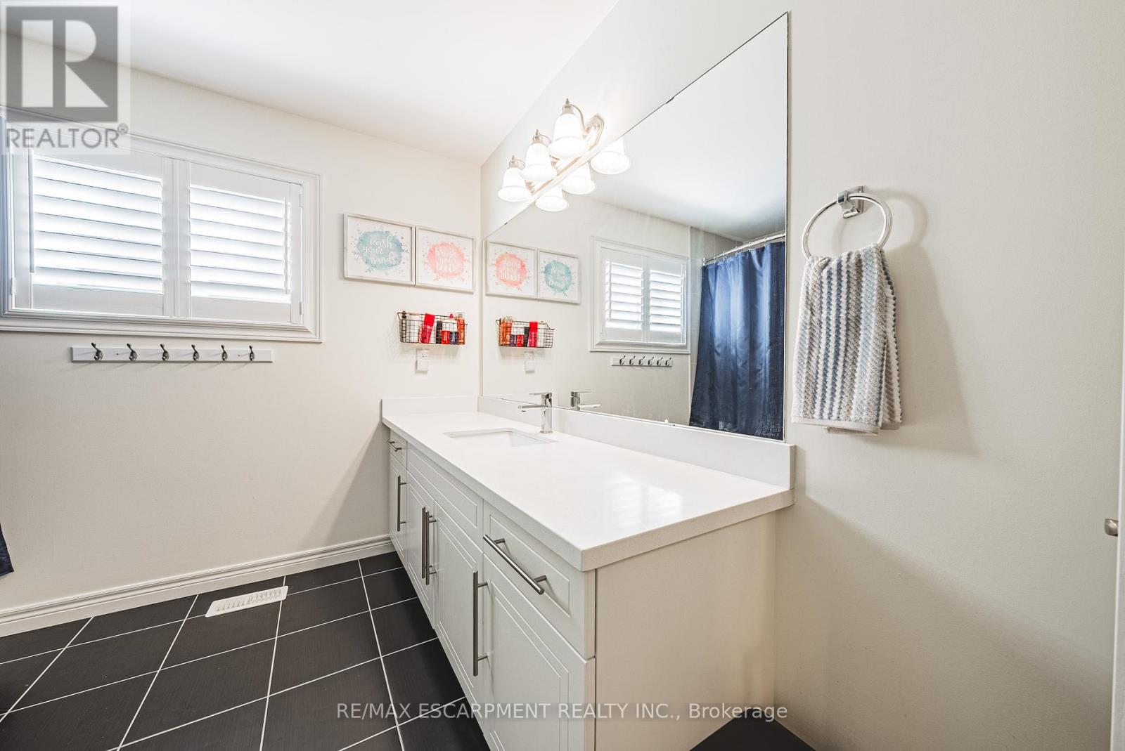 68 Kinsman Drive, Hamilton, Ontario  L0R 1C0 - Photo 32 - X12466535