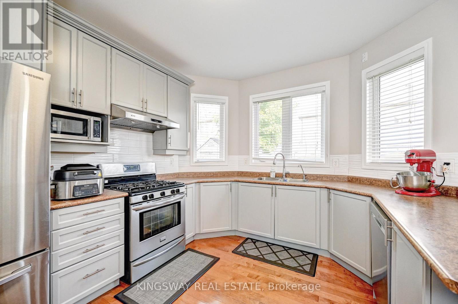 32 Weir Street, Cambridge, Ontario  N3C 0B9 - Photo 18 - X12466539