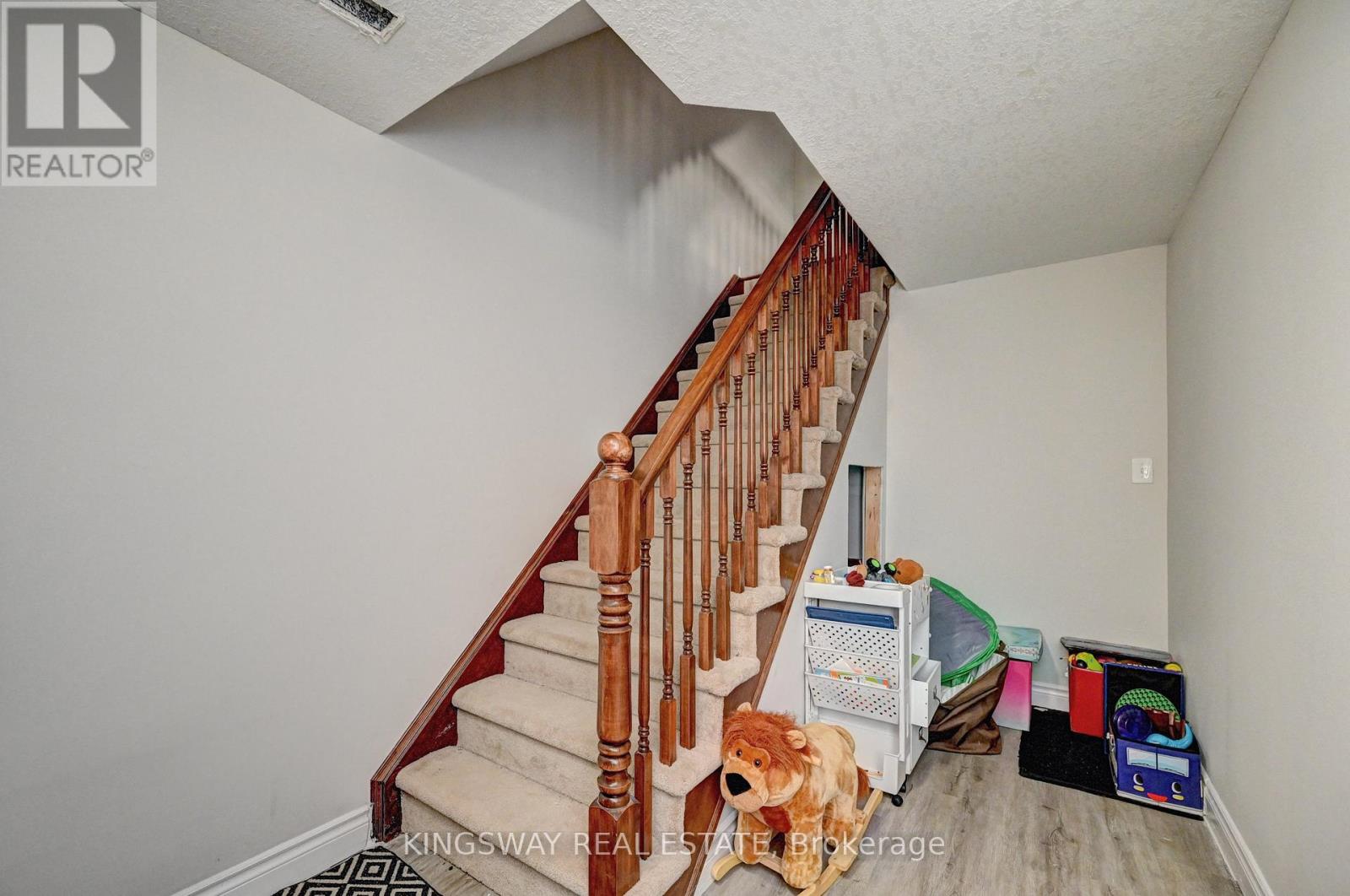 32 Weir Street, Cambridge, Ontario  N3C 0B9 - Photo 30 - X12466539