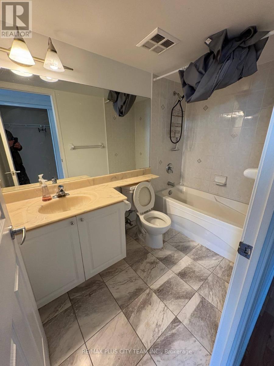 502 - 228 Queens Quay W, Toronto, Ontario  M5J 2X1 - Photo 14 - C12404901