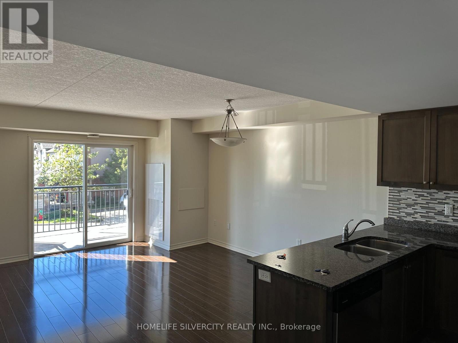 209 - 45 Kingsbury Square, Guelph, Ontario  N1L 0L2 - Photo 4 - X12347895