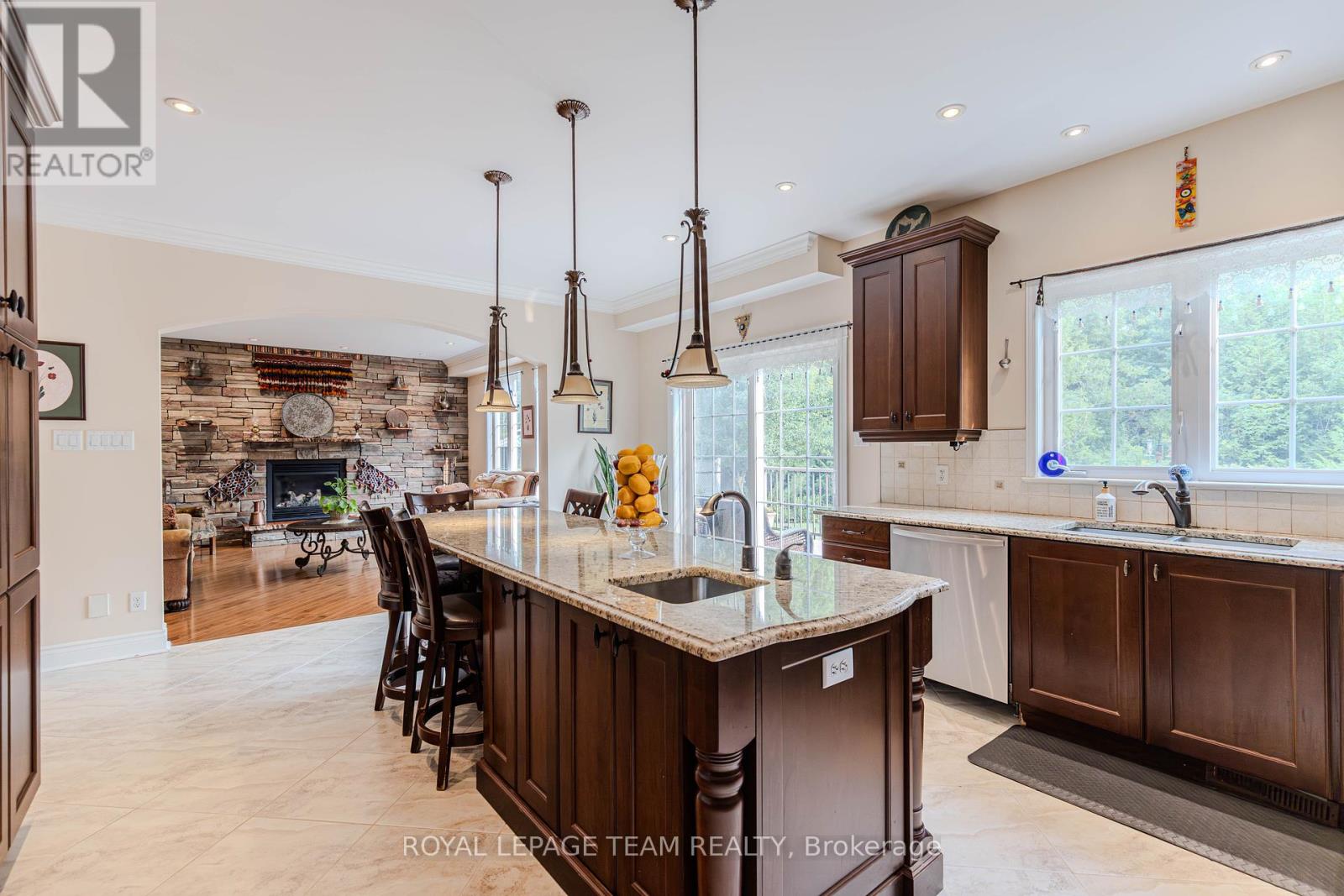 313 Eckerson Street, Ottawa, Ontario  K2S 0K8 - Photo 16 - X12336745