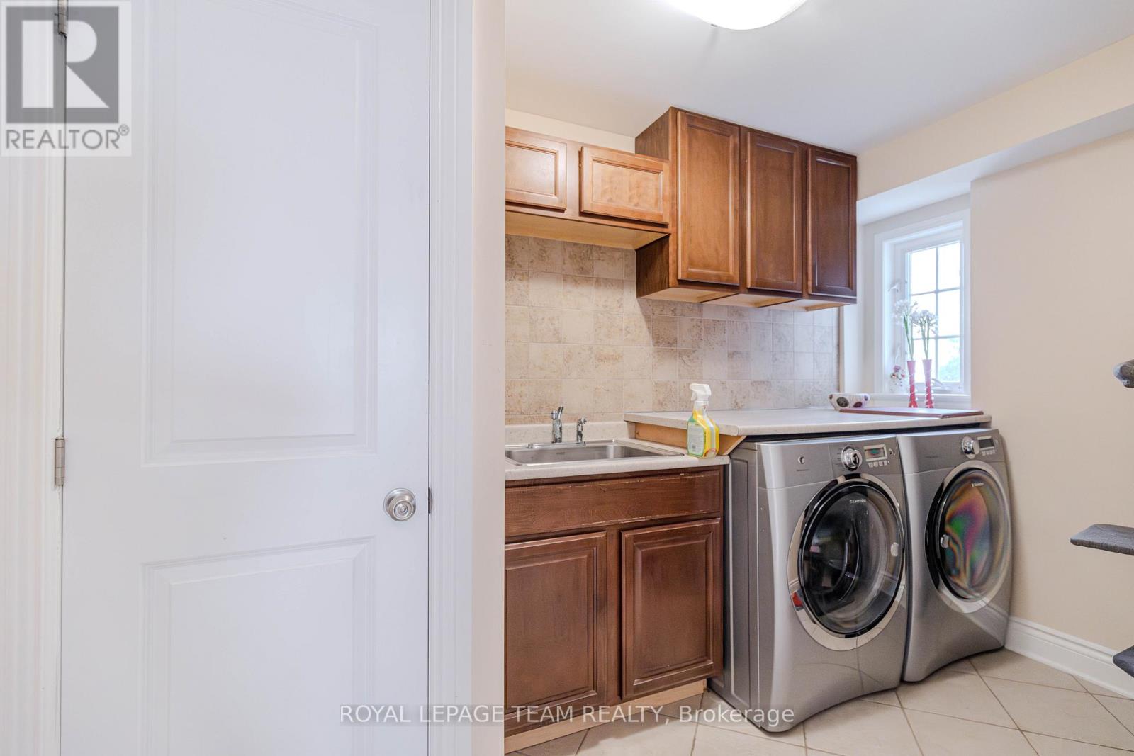 313 Eckerson Street, Ottawa, Ontario  K2S 0K8 - Photo 21 - X12336745
