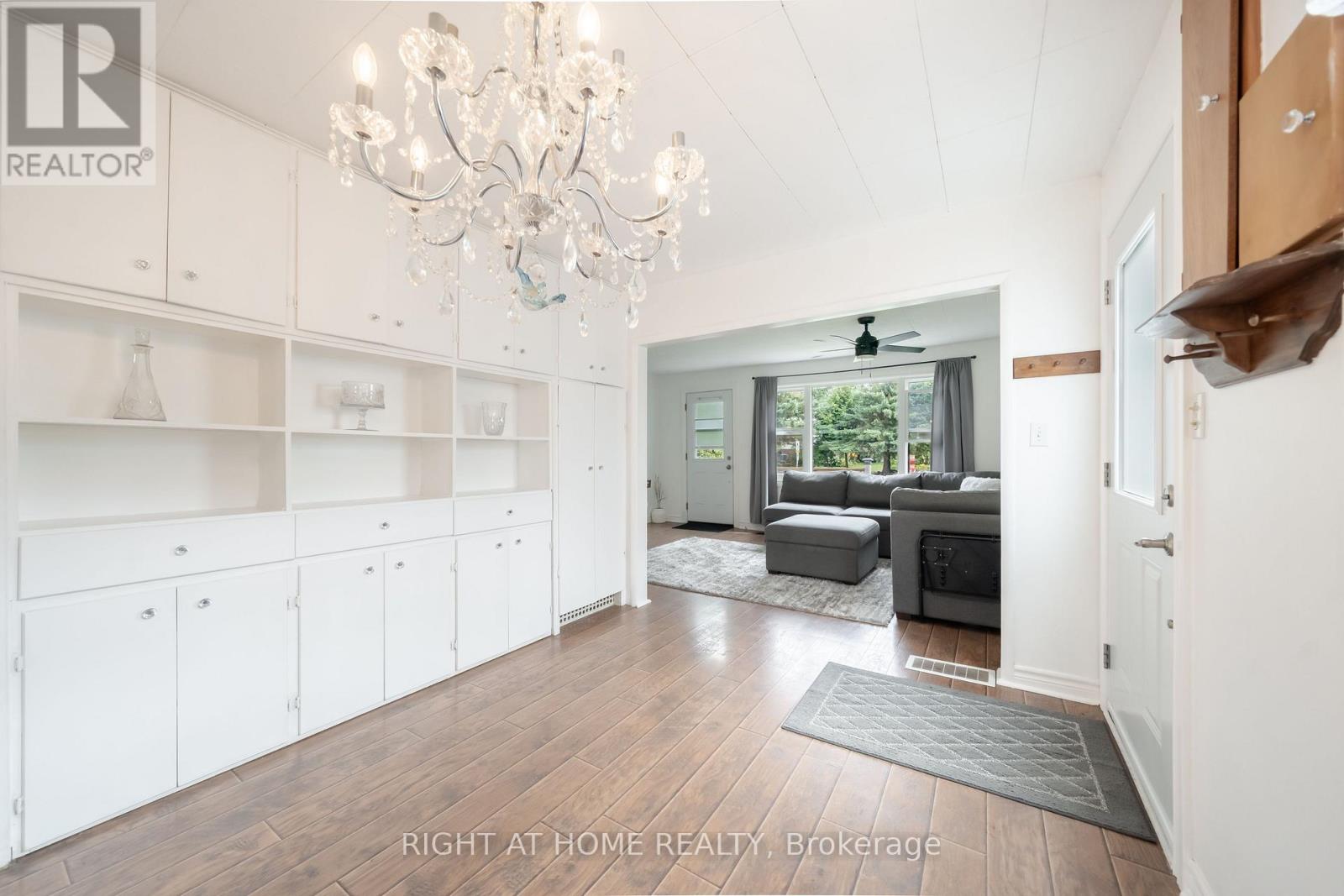 3392 Coronation Avenue, Severn (West Shore), Ontario  L0K 1G0 - Photo 10 - S12368266