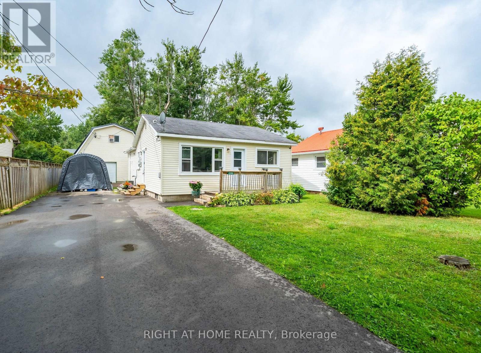 3392 Coronation Avenue, Severn (West Shore), Ontario  L0K 1G0 - Photo 35 - S12368266