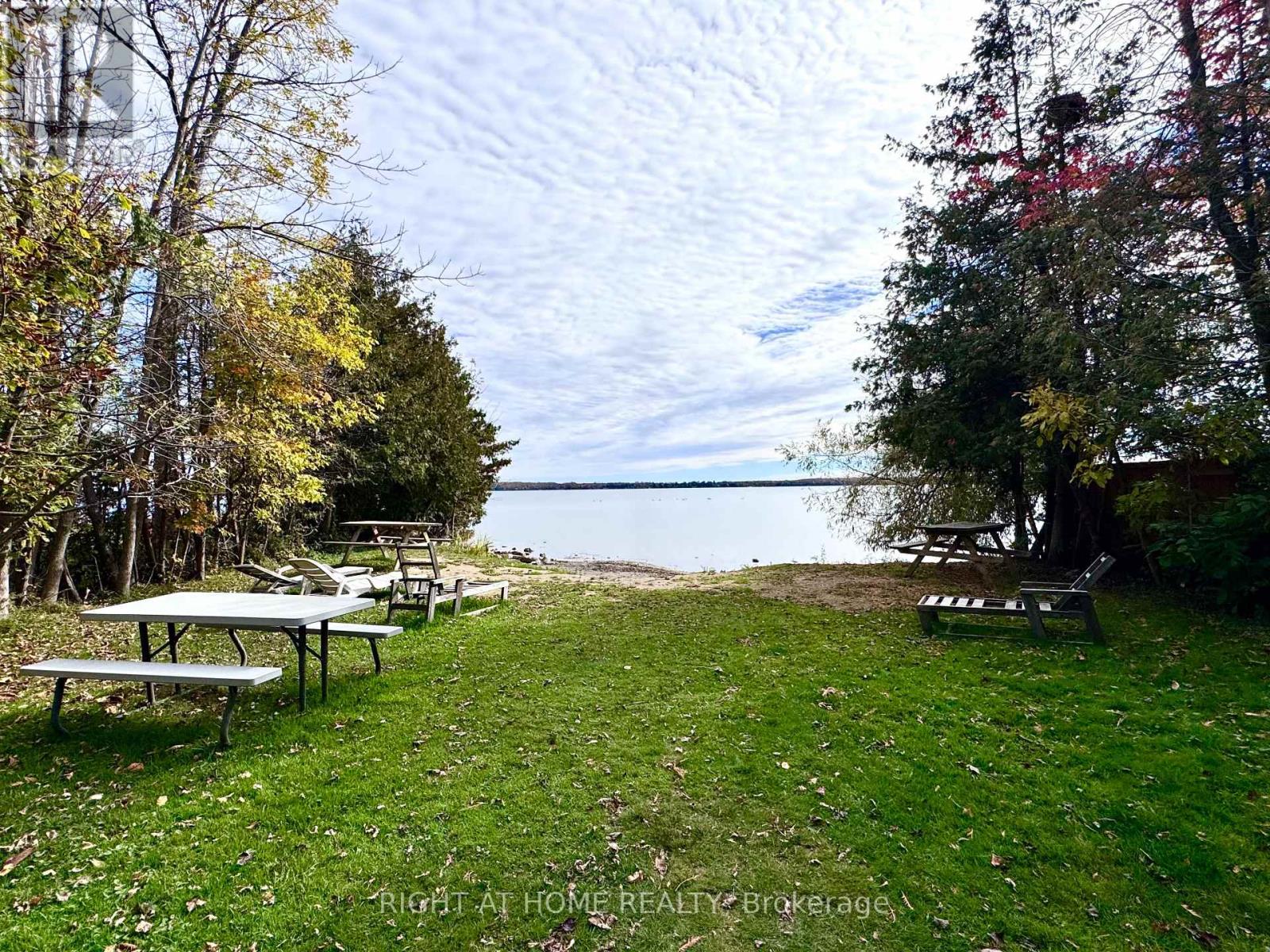 3392 Coronation Avenue, Severn (West Shore), Ontario  L0K 1G0 - Photo 47 - S12368266