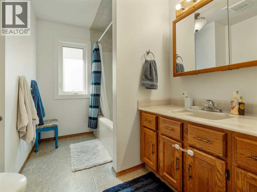 152 Coachwood Point W, Lethbridge, Alberta  T1K 6A5 - Photo 30 - A2265009