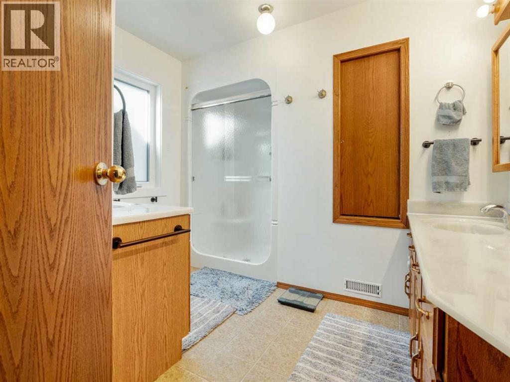 152 Coachwood Point W, Lethbridge, Alberta  T1K 6A5 - Photo 34 - A2265009