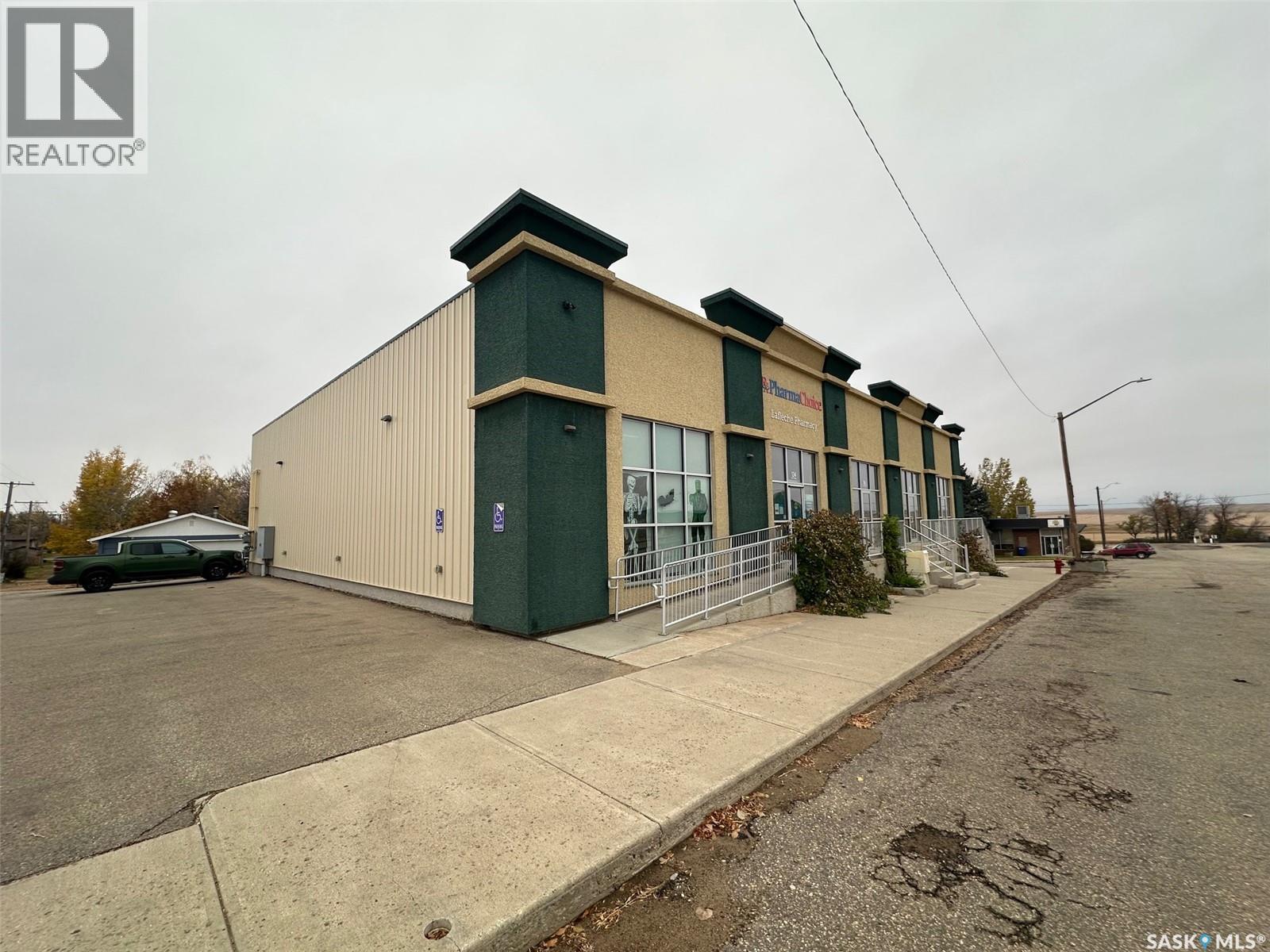 102-124 Main Street, Lafleche, Saskatchewan  S0H 2K0 - Photo 4 - SK020992