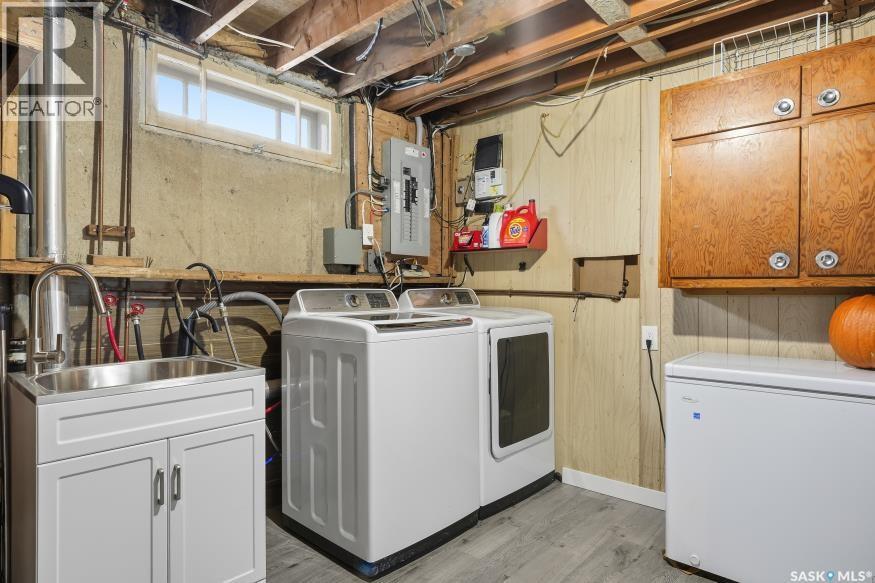 2104 Clarence Avenue S, Saskatoon, Saskatchewan  S7J 1L5 - Photo 26 - SK020971