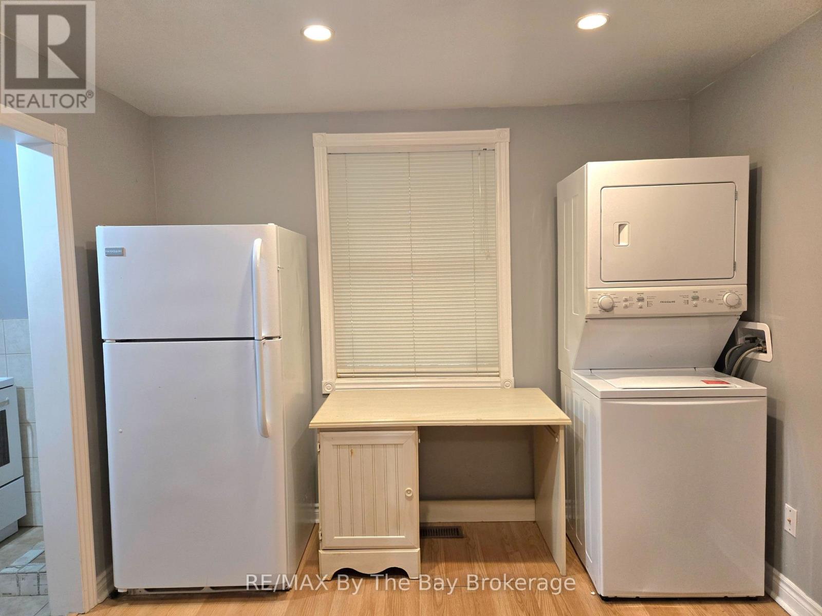 31 Forest Avenue, Wasaga Beach, Ontario  L9Z 2K4 - Photo 11 - S12466710