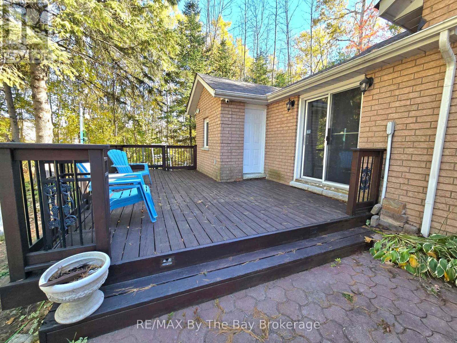 31 Forest Avenue, Wasaga Beach, Ontario  L9Z 2K4 - Photo 3 - S12466710