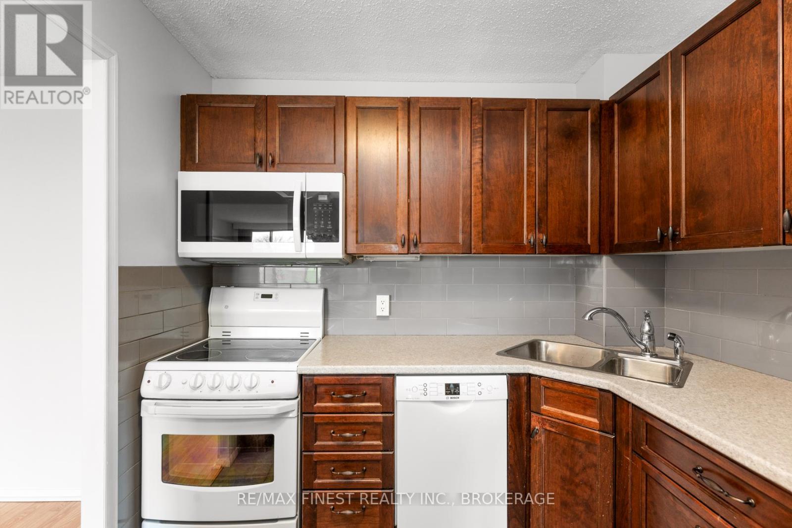 508 - 120 Barrett Court, Kingston, Ontario  K7L 5H6 - Photo 10 - X12466742