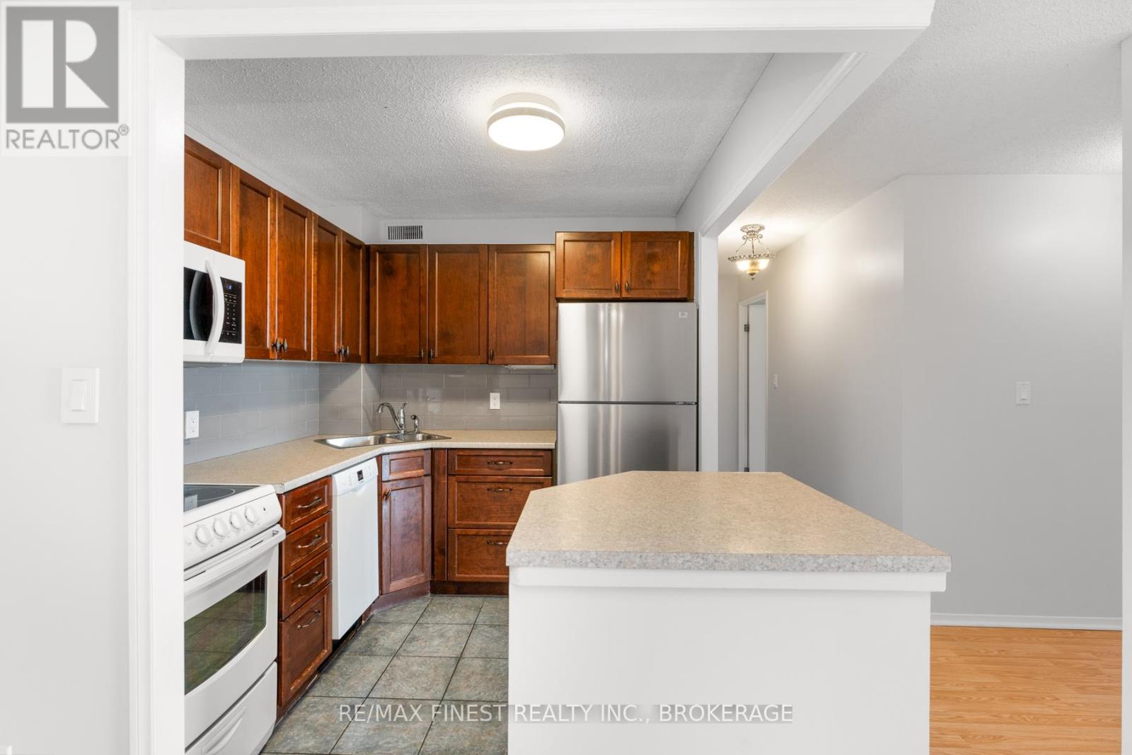 508 - 120 Barrett Court, Kingston, Ontario  K7L 5H6 - Photo 12 - X12466742