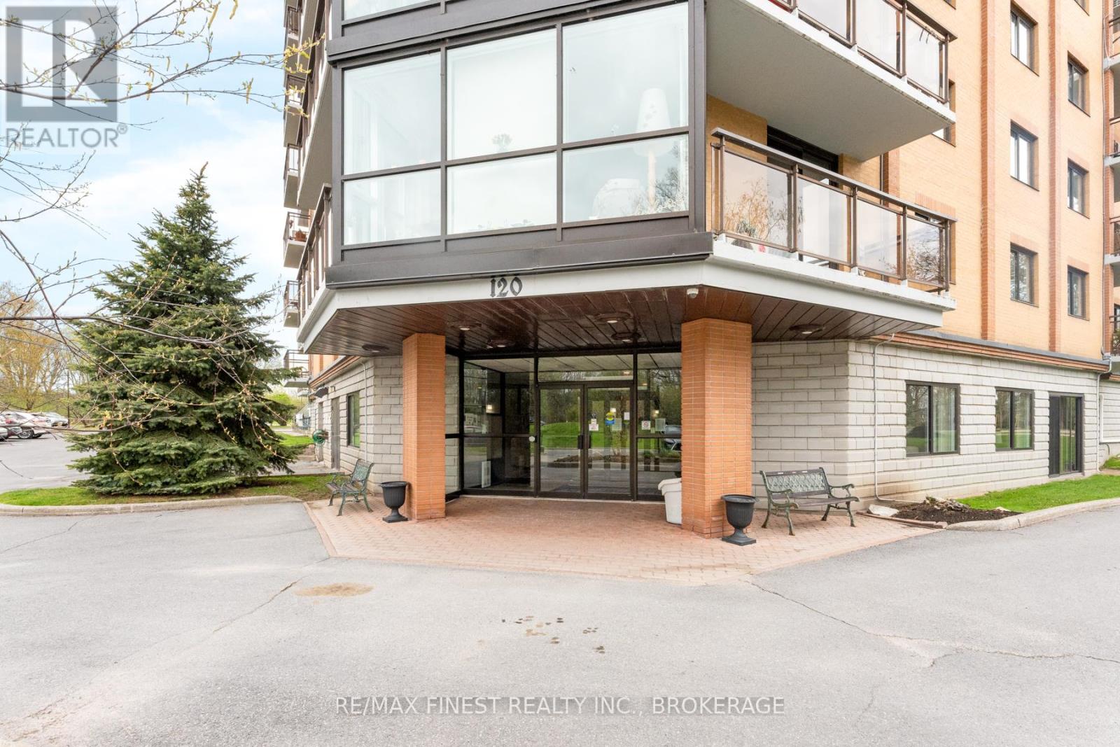 508 - 120 Barrett Court, Kingston, Ontario  K7L 5H6 - Photo 4 - X12466742