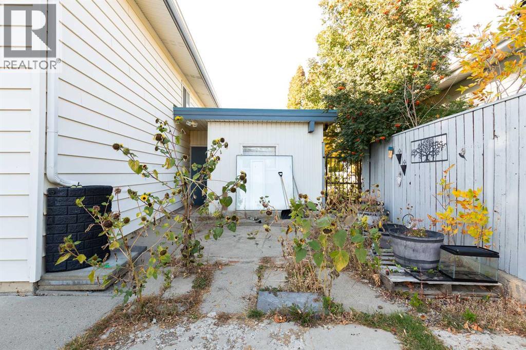945 Columbia Boulevard W, Lethbridge, Alberta  T1K 4M4 - Photo 28 - A2263945