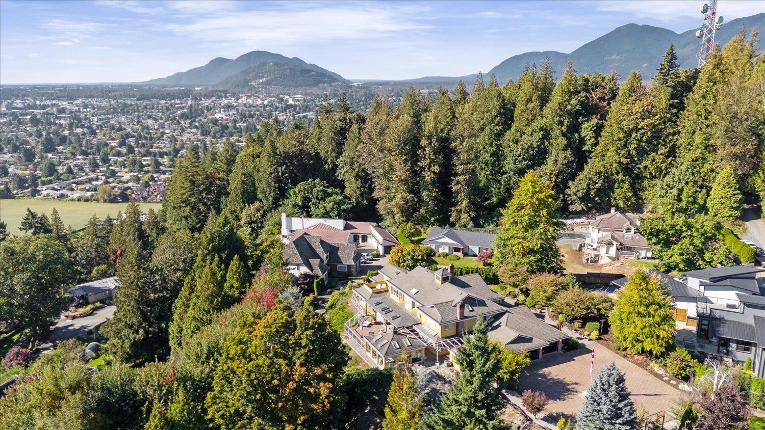 47220 Swallow Place, Little Mountain, Chilliwack, British Columbia  V2P 7W9 - Photo 2 - R3059104