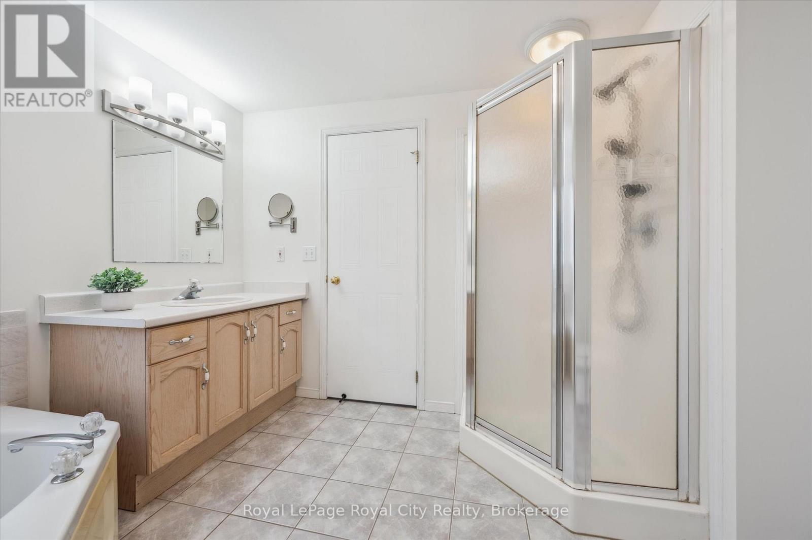 93 Doyle Drive, Guelph, Ontario  N1G 5B9 - Photo 26 - X12466732