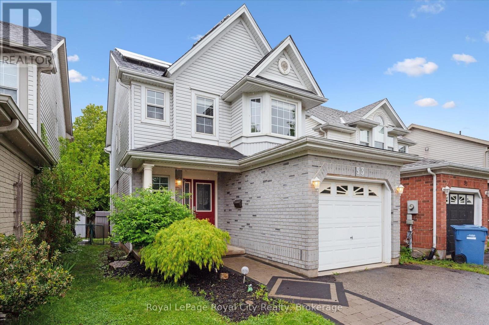 93 Doyle Drive, Guelph, Ontario  N1G 5B9 - Photo 3 - X12466732