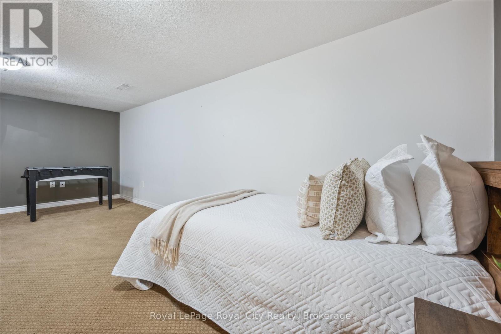 93 Doyle Drive, Guelph, Ontario  N1G 5B9 - Photo 34 - X12466732