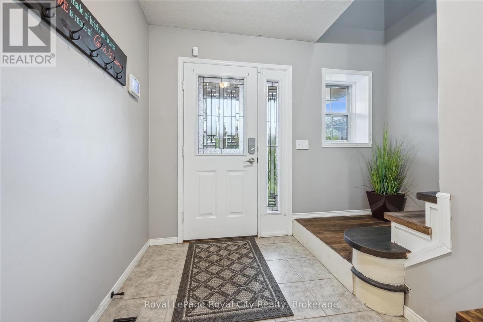 93 Doyle Drive, Guelph, Ontario  N1G 5B9 - Photo 6 - X12466732