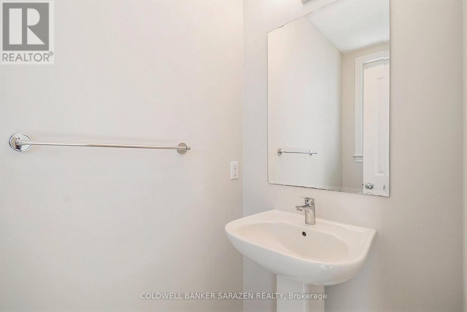 365 Barrett Farm Drive, Ottawa, Ontario  K1T 0Y4 - Photo 5 - X12466780