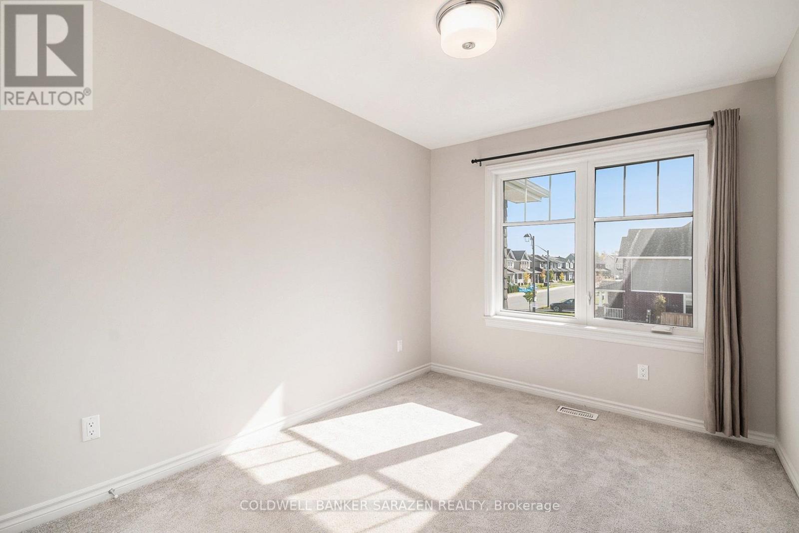 365 Barrett Farm Drive, Ottawa, Ontario  K1T 0Y4 - Photo 6 - X12466780