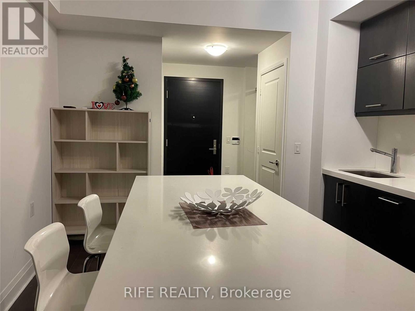 1411 - 1080 Bay Street, Toronto, Ontario  M5S 0A6 - Photo 3 - C12466703