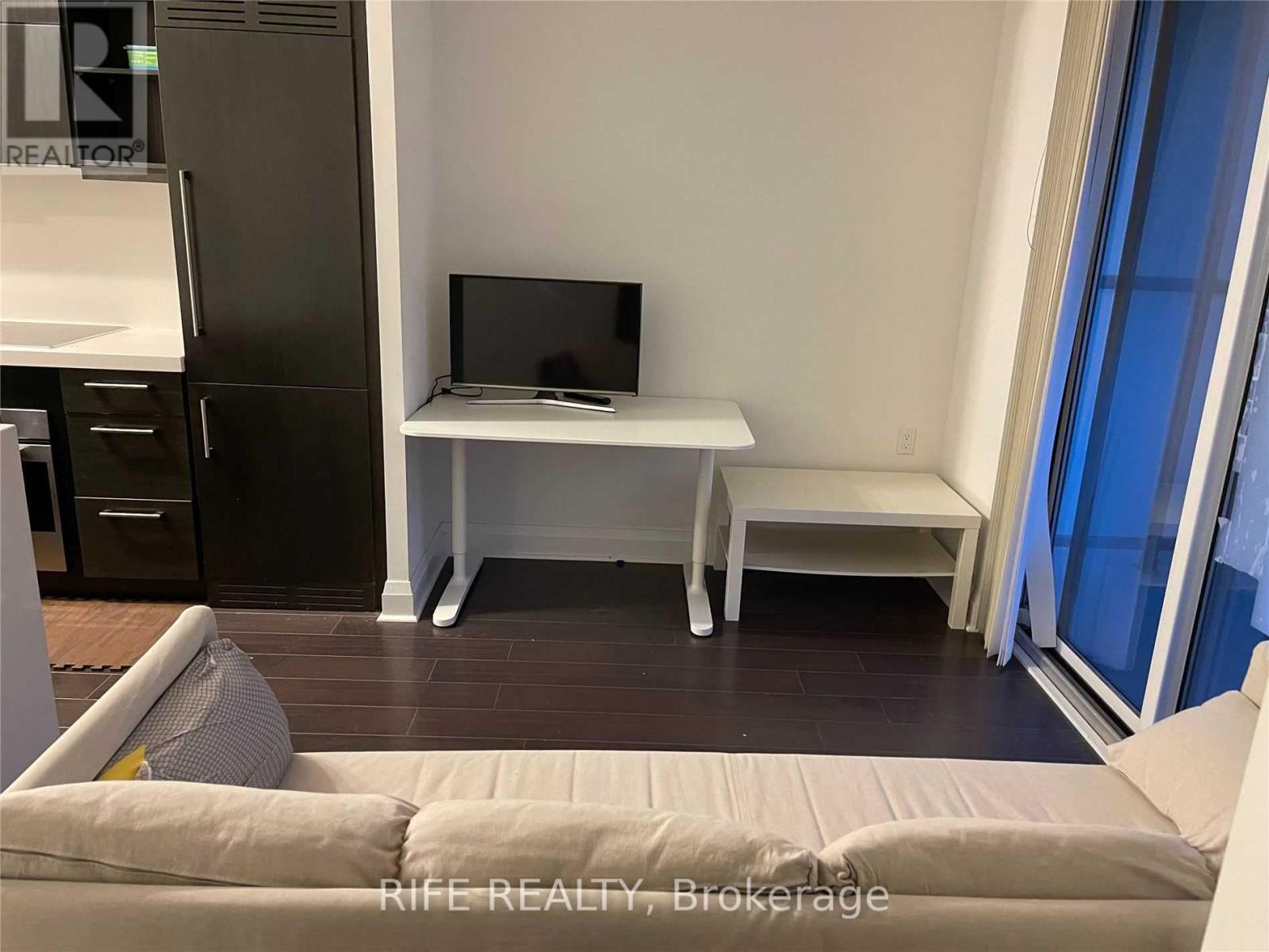1411 - 1080 Bay Street, Toronto, Ontario  M5S 0A6 - Photo 4 - C12466703