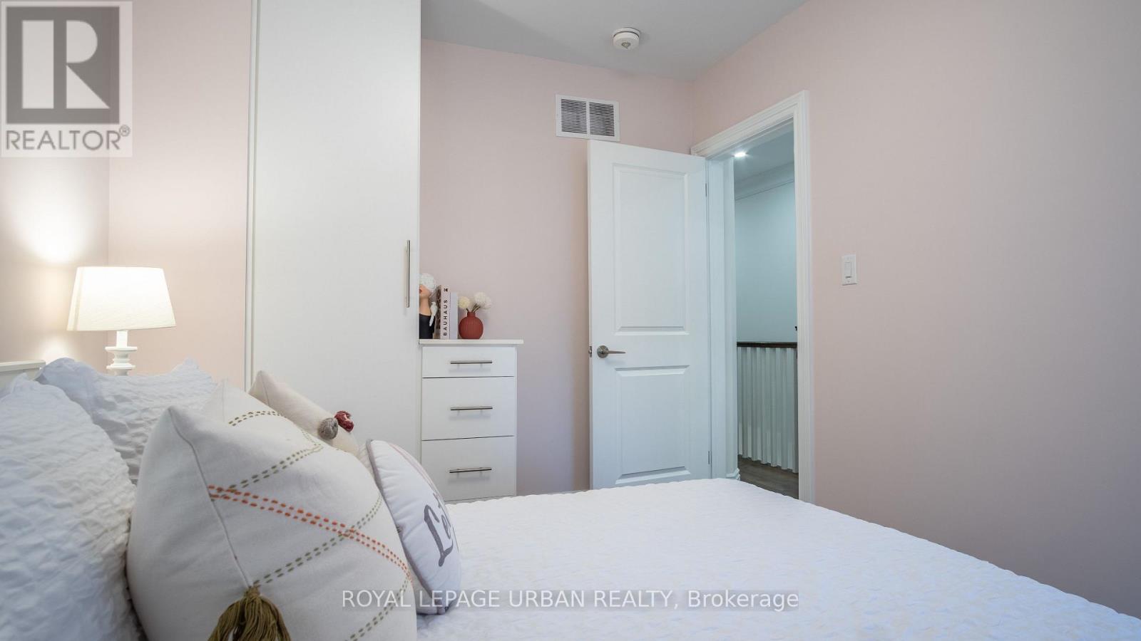 101 Brooklyn Avenue, Toronto, Ontario  M4M 2X4 - Photo 18 - E12466574