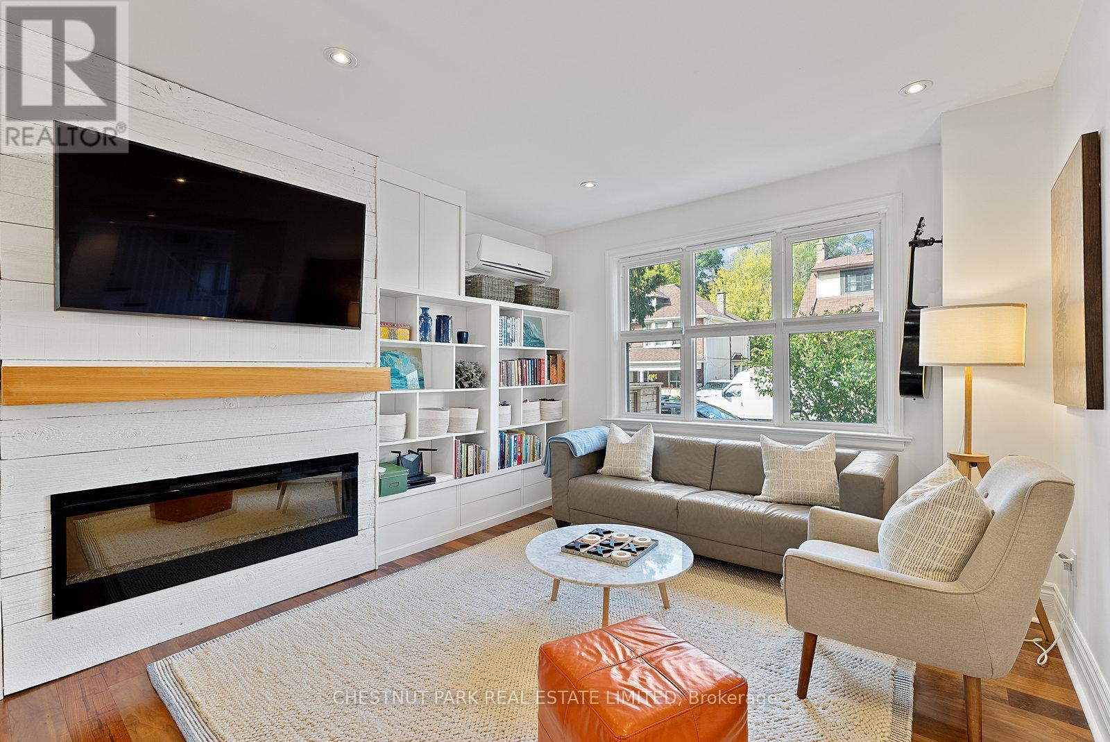 85 Eastwood Road, Toronto, Ontario  M4L 2C7 - Photo 10 - E12466641