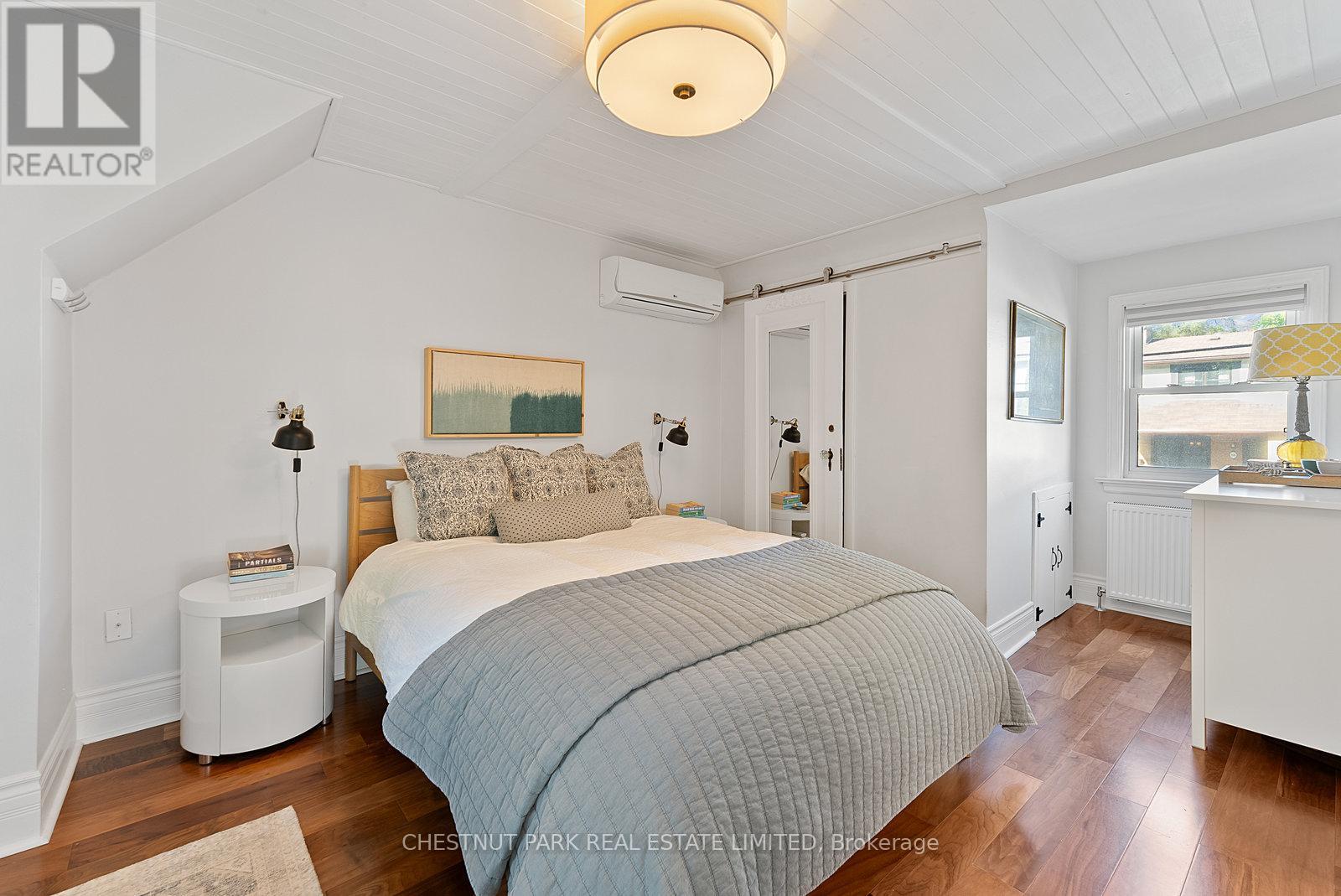 85 Eastwood Road, Toronto, Ontario  M4L 2C7 - Photo 14 - E12466641