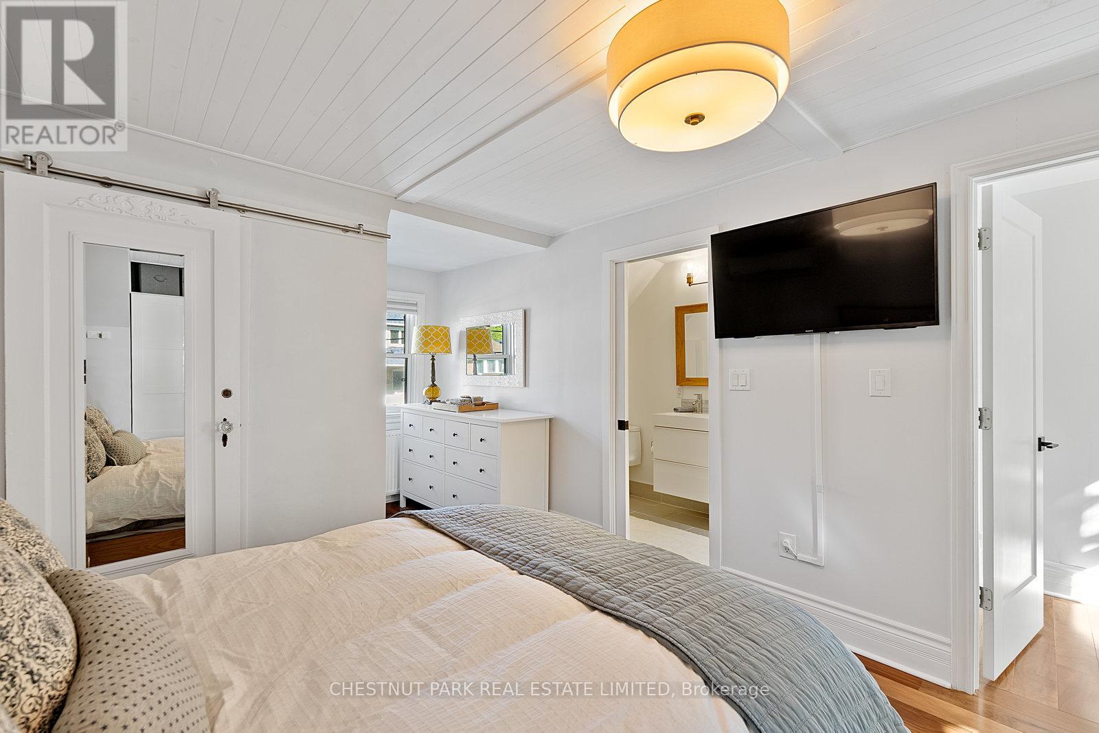 85 Eastwood Road, Toronto, Ontario  M4L 2C7 - Photo 15 - E12466641