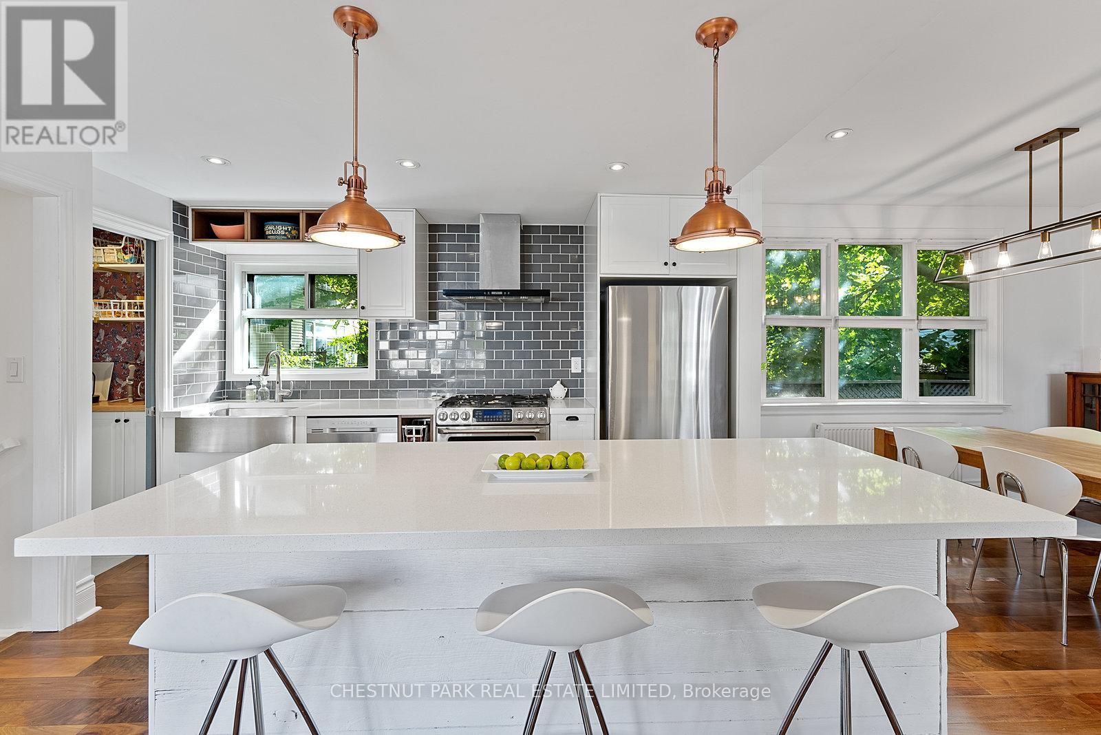 85 Eastwood Road, Toronto, Ontario  M4L 2C7 - Photo 4 - E12466641
