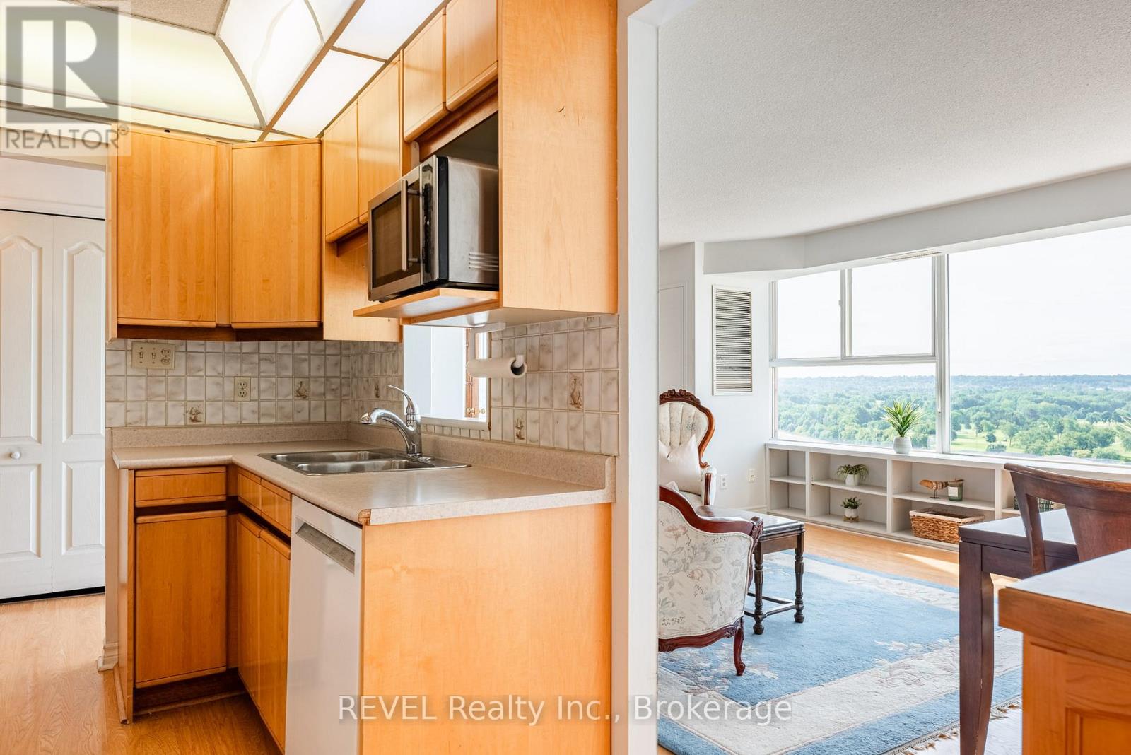 Ph 4 - 7 Gale Crescent, St. Catharines, Ontario  L2R 7M8 - Photo 12 - X12466724