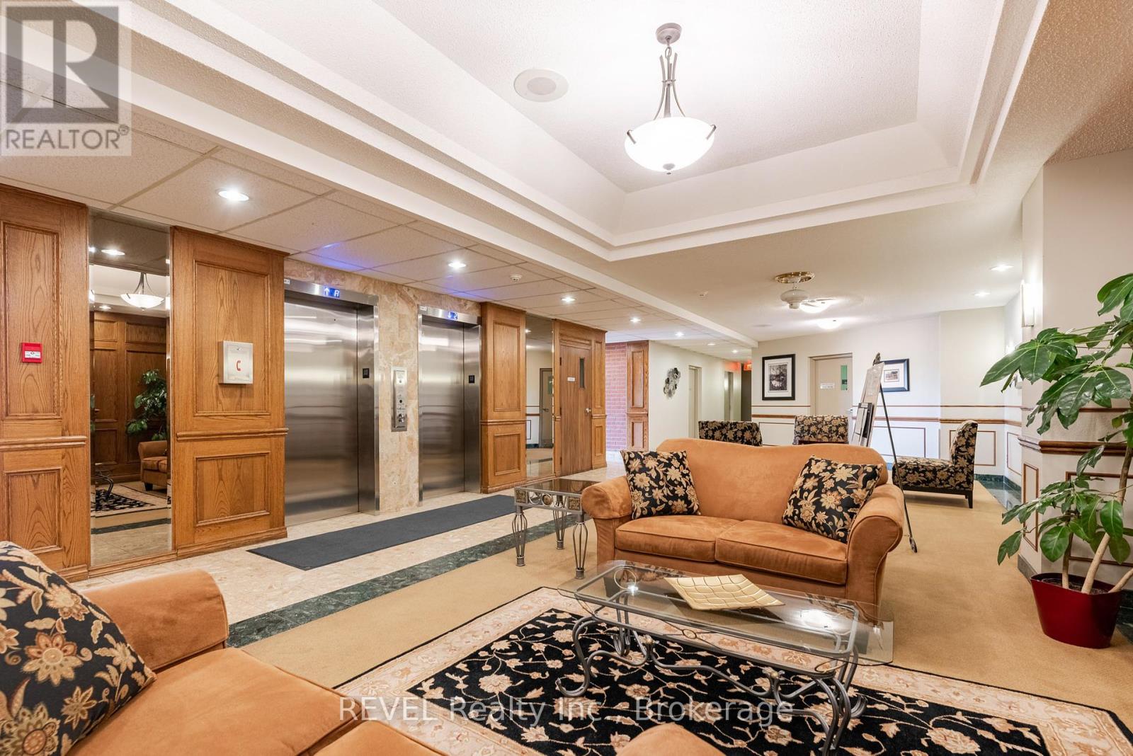 Ph 4 - 7 Gale Crescent, St. Catharines, Ontario  L2R 7M8 - Photo 4 - X12466724